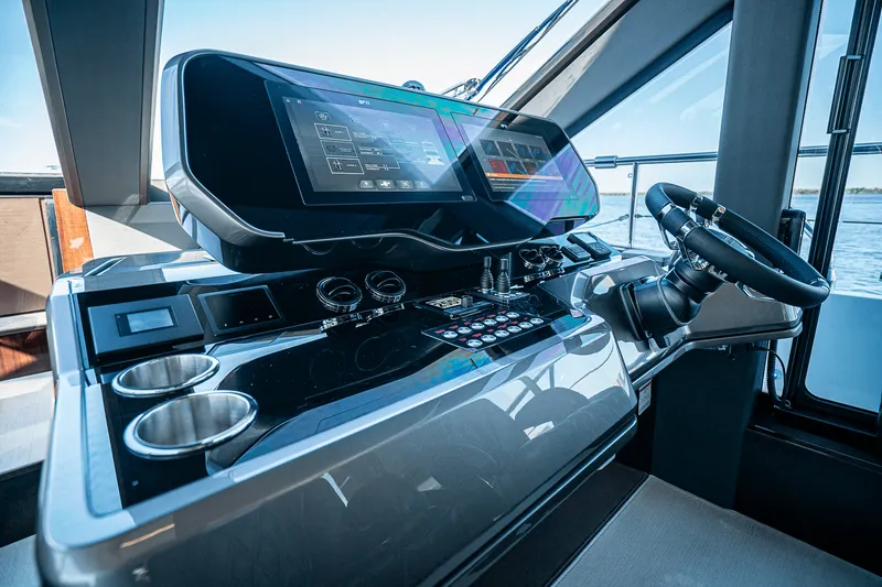 Slide: The Image of Galeon 640 FLY 2026 - 27