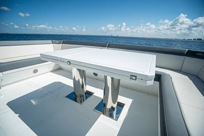 Slide: The Image of Galeon 640 FLY 2026 - 39