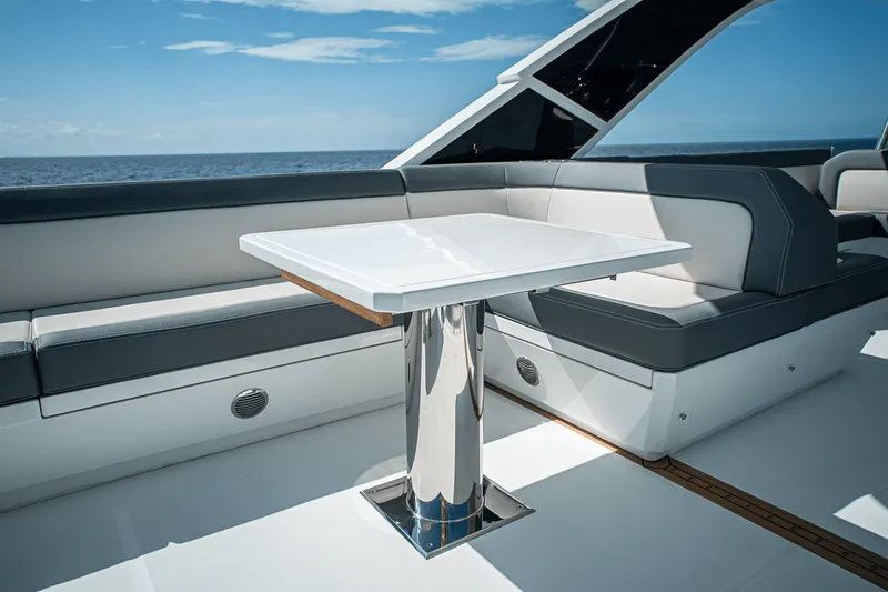 Slide: The Image of Galeon 640 FLY 2026 - 40