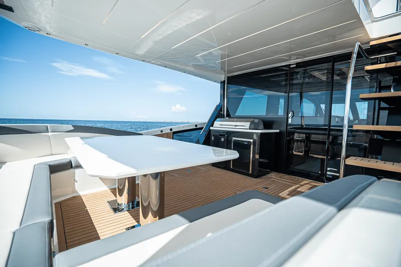 Slide: The Image of Galeon 640 FLY 2026 - 5