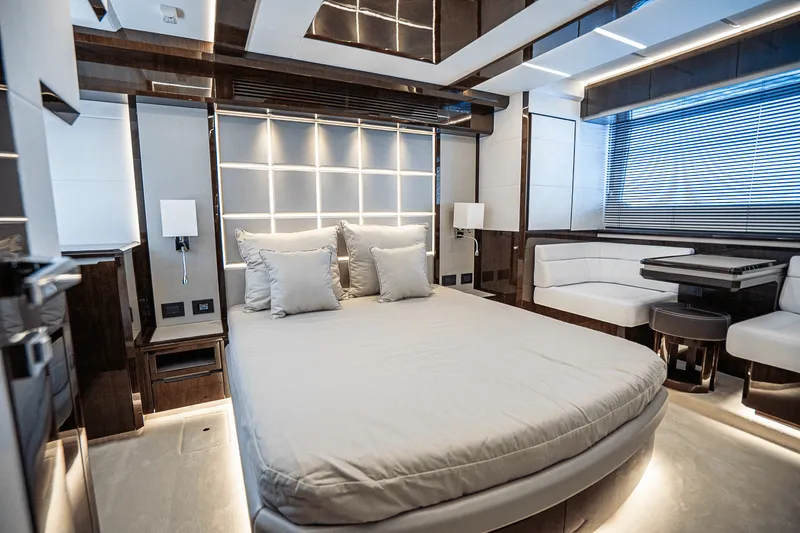 Slide: The Image of Galeon 640 FLY 2026 - 56