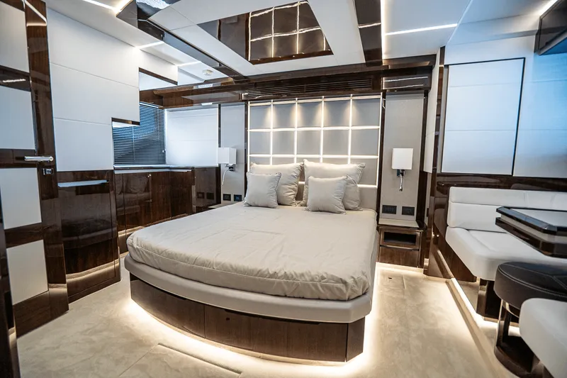 Slide: The Image of Galeon 640 FLY 2026 - 57