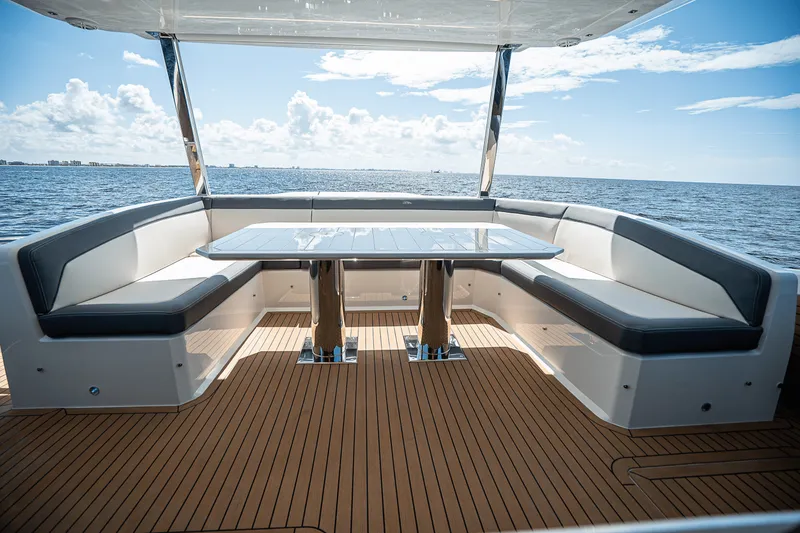 Slide: The Image of Galeon 640 FLY 2026 - 6