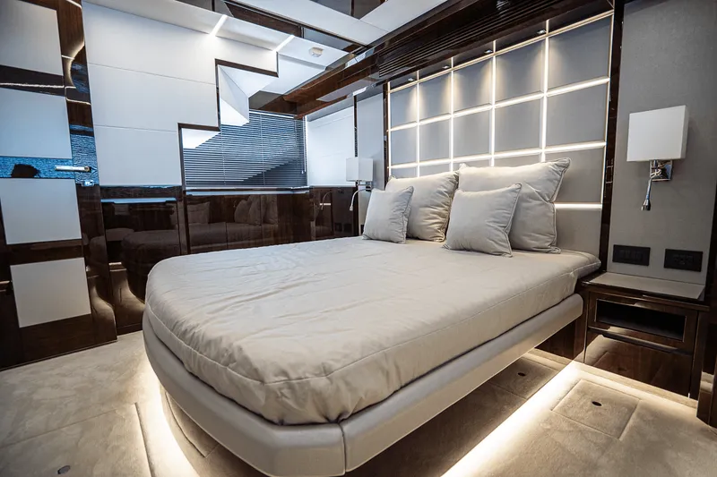 Slide: The Image of Galeon 640 FLY 2026 - 60