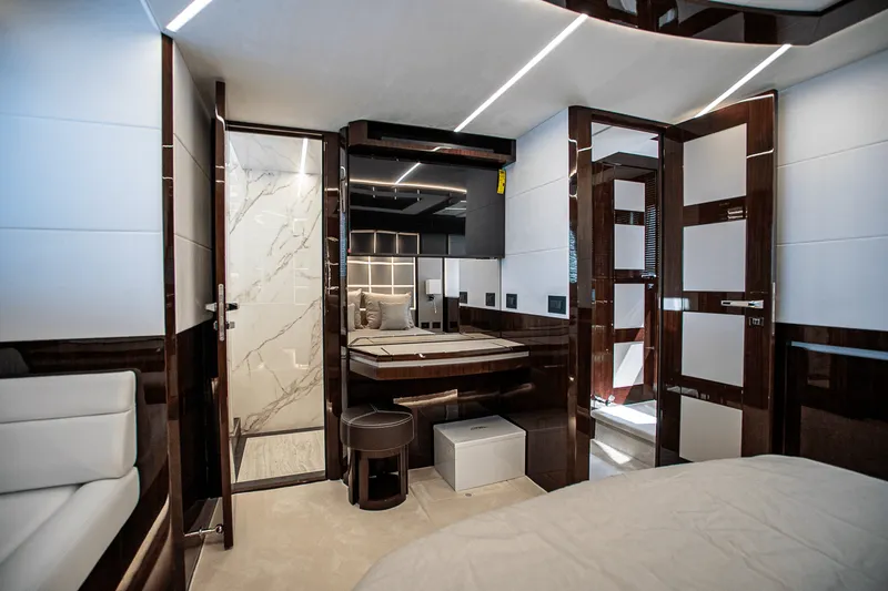 Slide: The Image of Galeon 640 FLY 2026 - 62