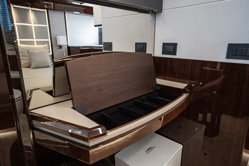 Slide: The Image of Galeon 640 FLY 2026 - 63