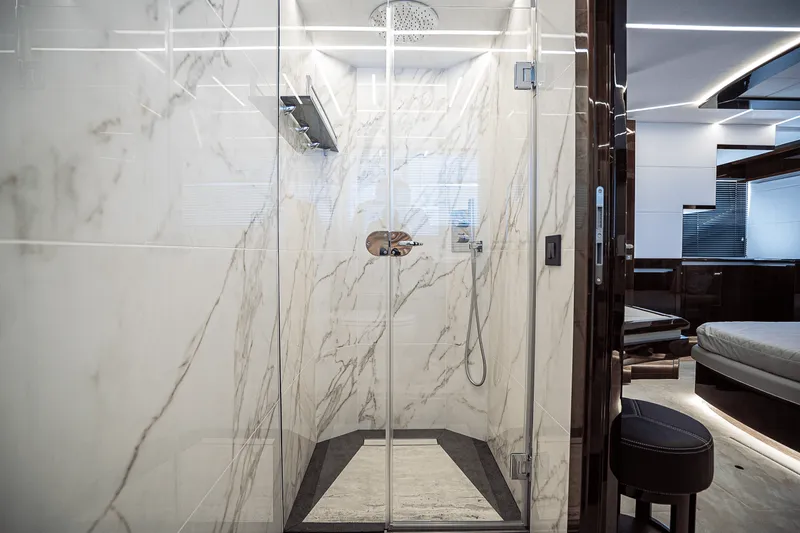 Slide: The Image of Galeon 640 FLY 2026 - 64