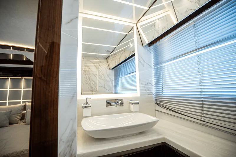 Slide: The Image of Galeon 640 FLY 2026 - 66