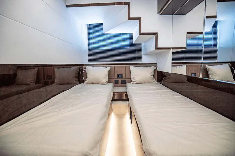 Slide: The Image of Galeon 640 FLY 2026 - 70