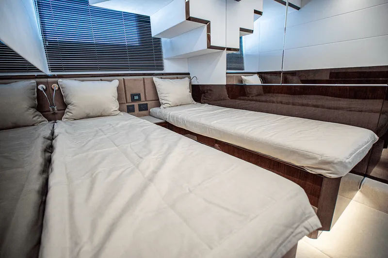 Slide: The Image of Galeon 640 FLY 2026 - 71