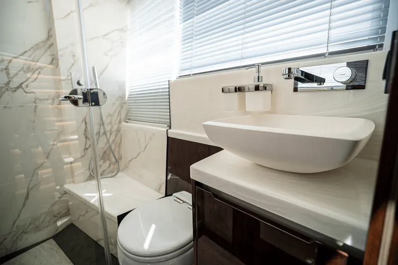 Slide: The Image of Galeon 640 FLY 2026 - 73