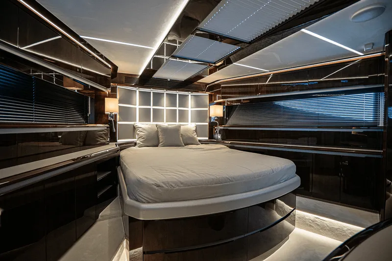 Slide: The Image of Galeon 640 FLY 2026 - 79