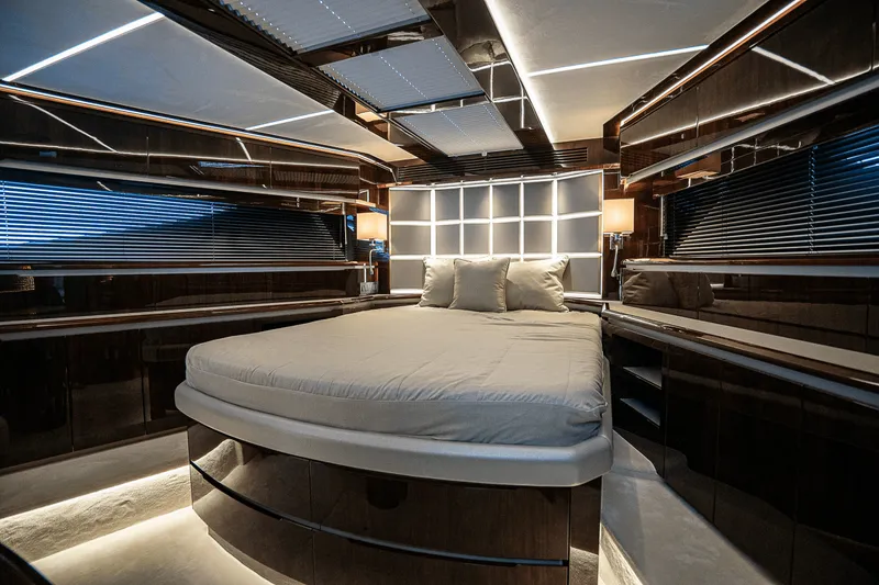 Slide: The Image of Galeon 640 FLY 2026 - 80