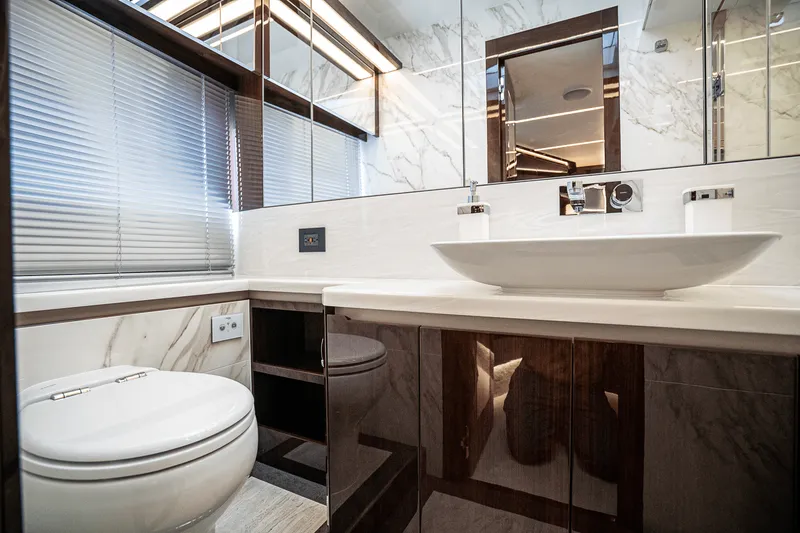 Slide: The Image of Galeon 640 FLY 2026 - 86