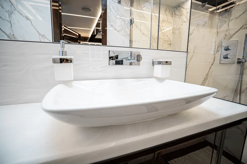 Slide: The Image of Galeon 640 FLY 2026 - 87