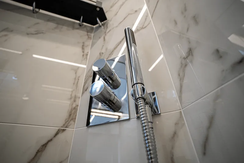 Slide: The Image of Galeon 640 FLY 2026 - 91