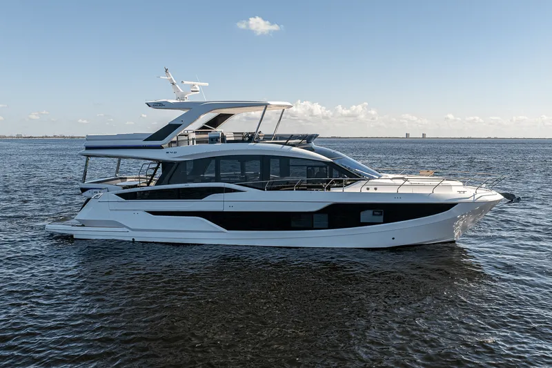Slide: The Image of Galeon 640 FLY 2026 - 96