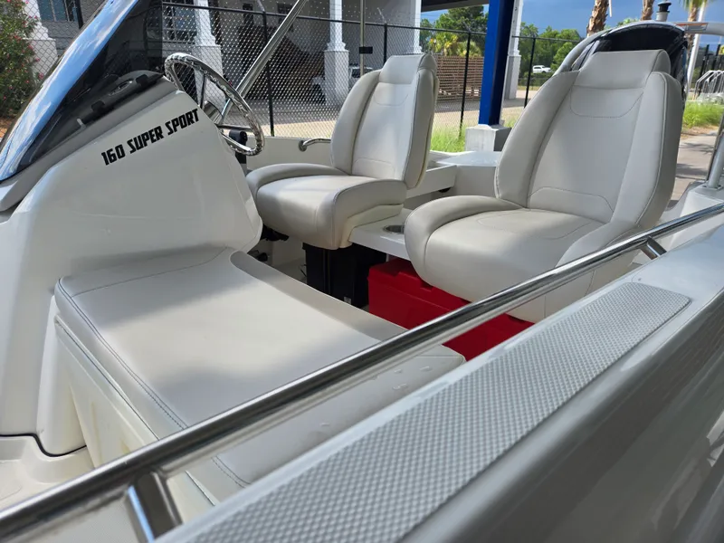 Slide: The Image of Boston Whaler 160 Super Sport 2026 - 8