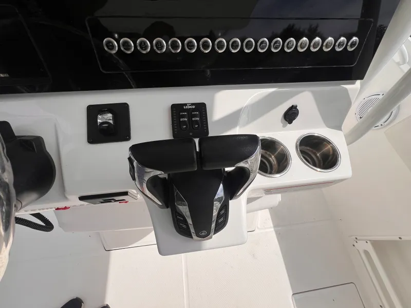 Slide: The Image of EdgeWater 262 CC 2021 - 23