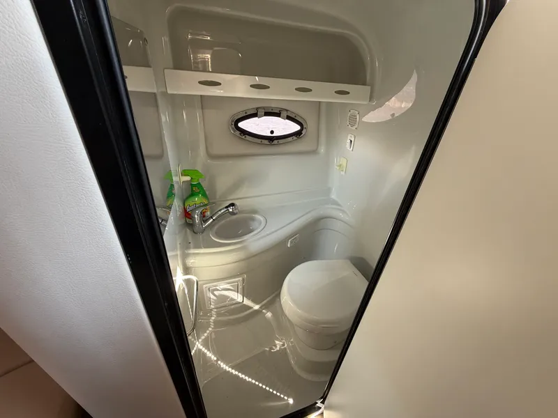 Slide: The Image of Crownline Boats 264 CR 2018 - 14