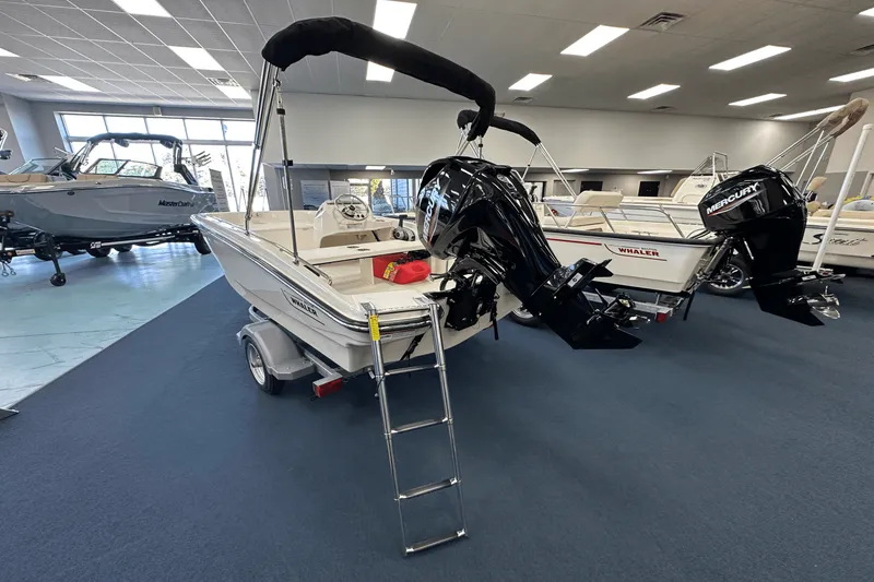 Slide: The Image of Boston Whaler 130 Super Sport 2026 - 1