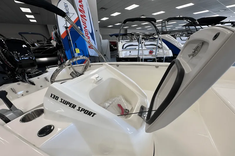 Slide: The Image of Boston Whaler 130 Super Sport 2026 - 7