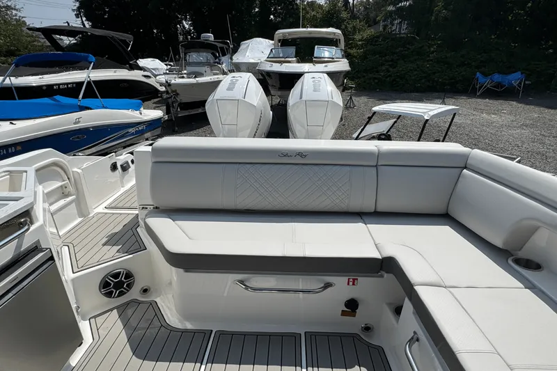 Slide: The Image of Sea Ray SDX 290 Outboard 2026 - 13