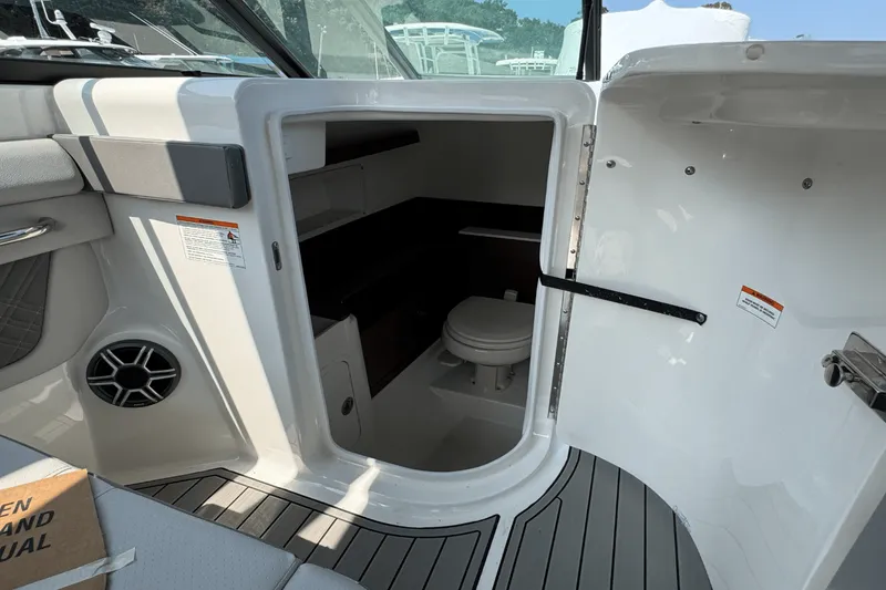 Slide: The Image of Sea Ray SDX 290 Outboard 2026 - 22