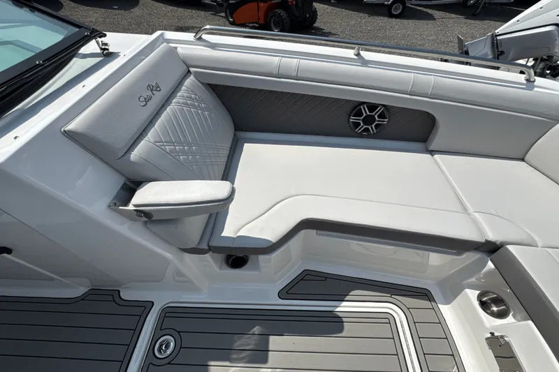 Slide: The Image of Sea Ray SDX 290 Outboard 2026 - 28