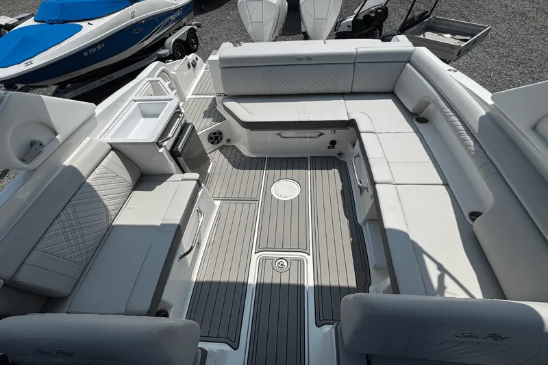 Slide: The Image of Sea Ray SDX 290 Outboard 2026 - 7