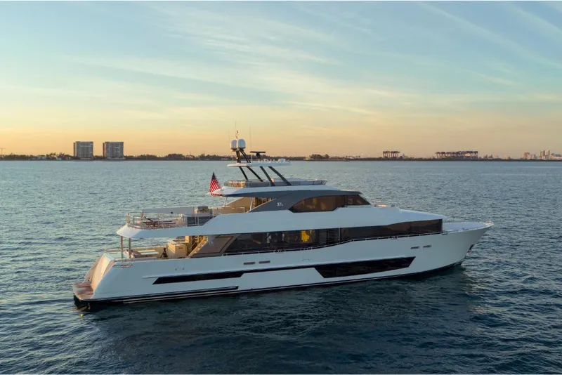 Slide: The Image of Ocean Alexander 37L 2023 - 110