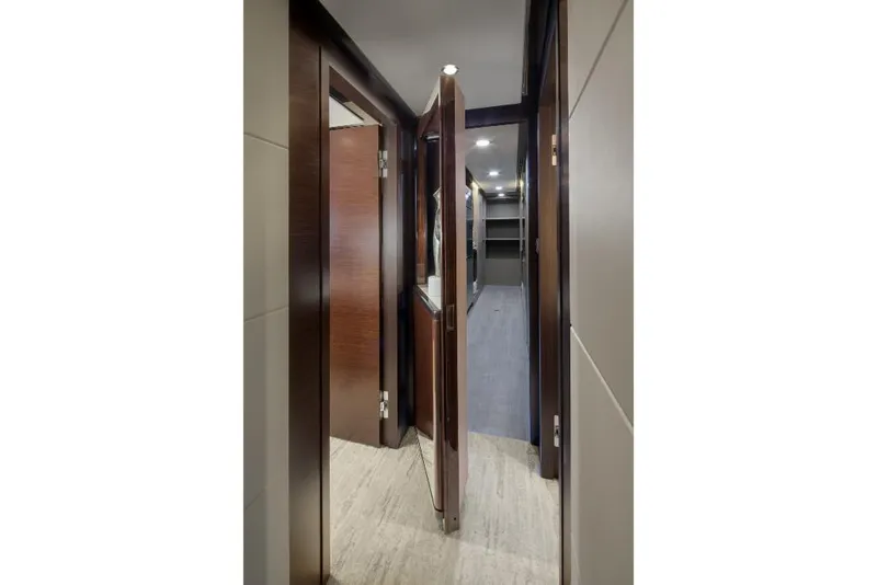 Slide: The Image of Ocean Alexander 37L 2023 - 152