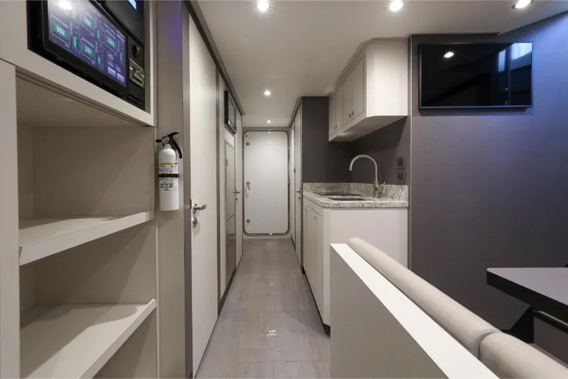 Slide: The Image of Ocean Alexander 37L 2023 - 80