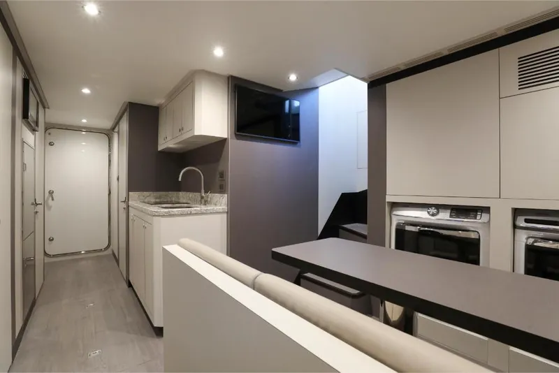 Slide: The Image of Ocean Alexander 37L 2023 - 82