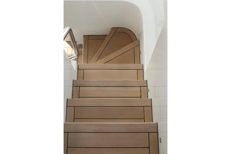 Slide: The Image of Ocean Alexander 37L 2023 - 90