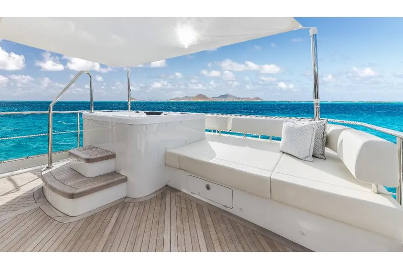 Slide: The Image of Luxurious deck of 2023 Ocean Alexander 27E yacht with ocean view. - 14