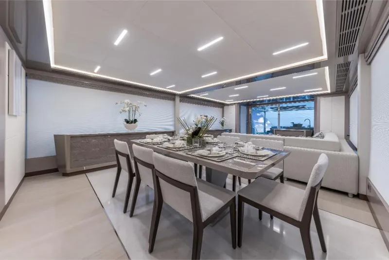 Slide: The Image of Luxurious dining area on the 2023 Ocean Alexander 27E yacht. - 34