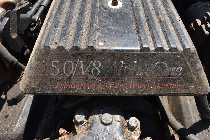 Slide: The Image of 1991 Sea Sprite 225 engine, 5.0 V8 with Thunderbolt Ignition and Power Steering. - 21