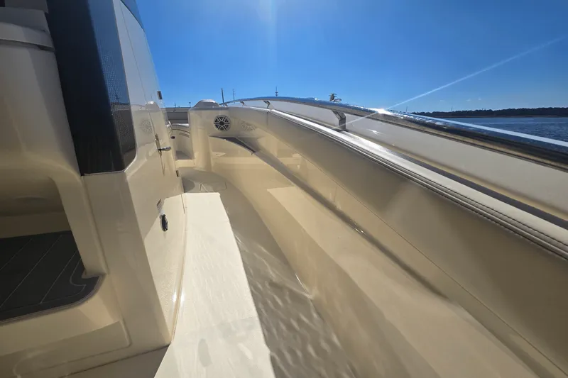 Slide: The Image of Scout 288 LXF 2026 - 31