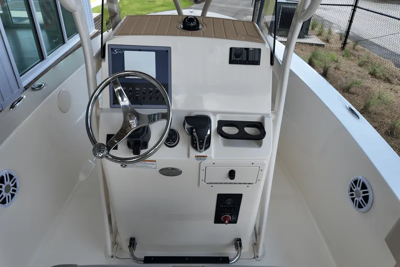 Slide: The Image of Scout 195 Sportfish 2026 - 13