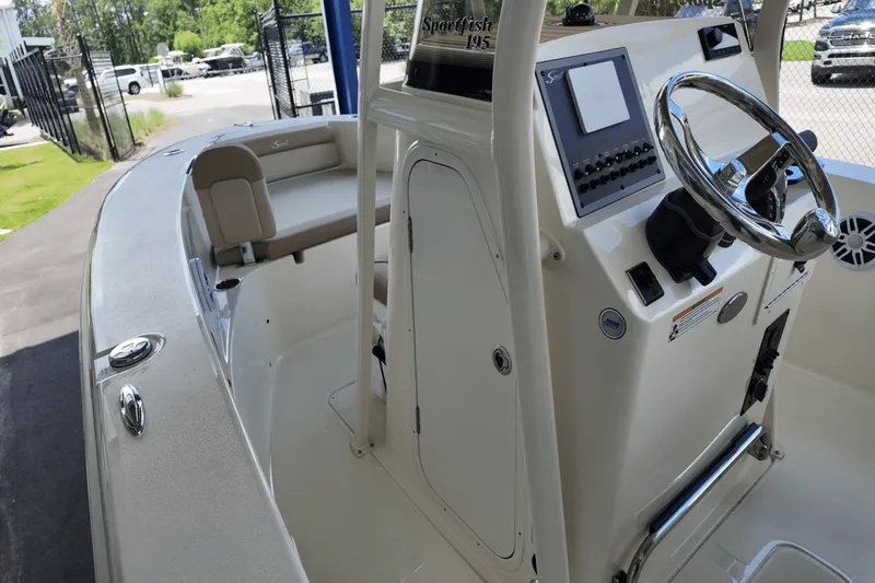 Slide: The Image of Scout 195 Sportfish 2026 - 20