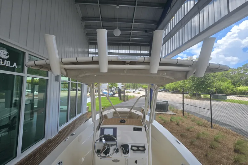 Slide: The Image of Scout 195 Sportfish 2026 - 12