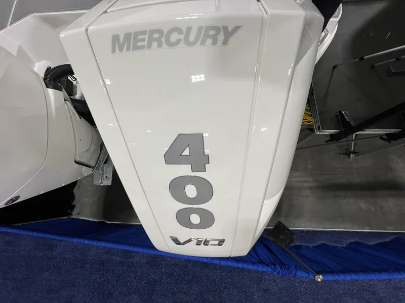 Slide: The Image of Sea Ray Sundancer 320 Outboard 2026 - 3