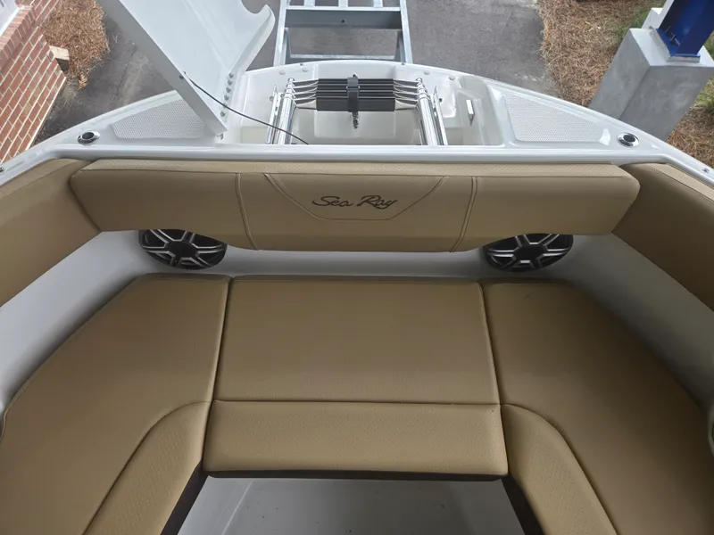 Slide: The Image of Sea Ray SDX 230 Outboard 2026 - 15