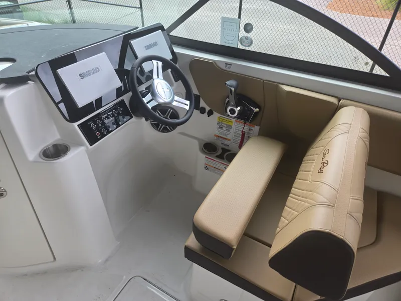 Slide: The Image of Sea Ray SDX 230 Outboard 2026 - 8