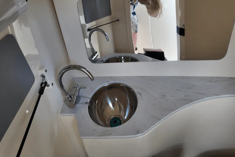 Slide: The Image of Scout 240 Dorado 2026 - 24