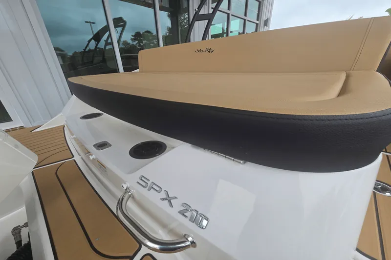 Slide: The Image of Sea Ray SPX 210 Outboard 2026 - 4