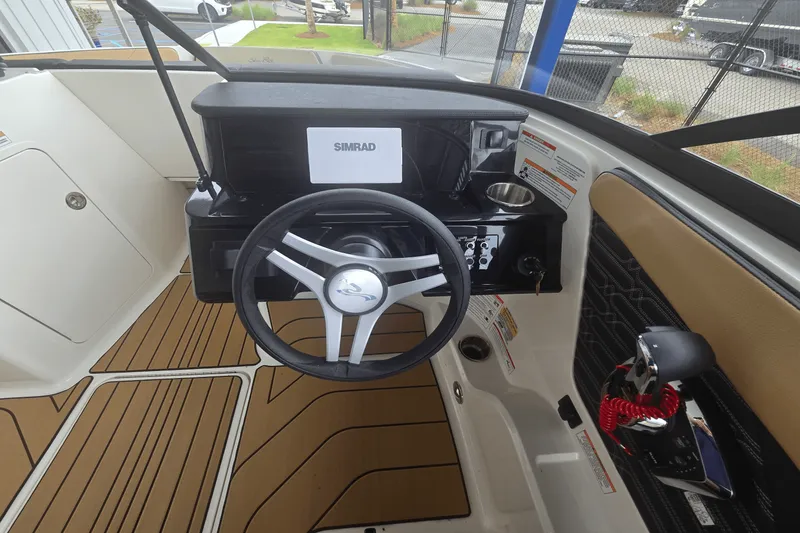 Slide: The Image of Sea Ray SPX 210 Outboard 2026 - 12