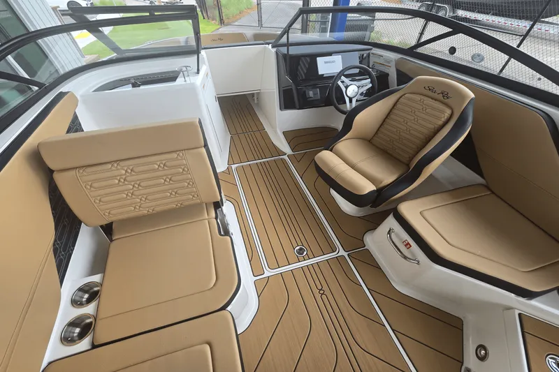 Slide: The Image of Sea Ray SPX 210 Outboard 2026 - 9