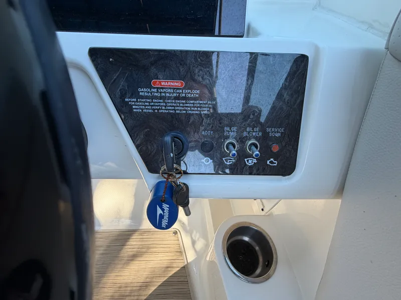 Slide: The Image of Sea Ray 23 SPX 2022 - 14